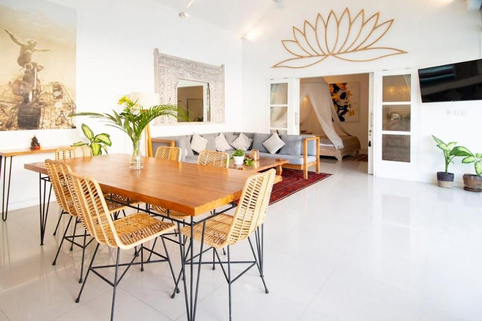 Quiet Family Friendly Villa, 5minWALK 2 Fins Beach Villa in North Kuta