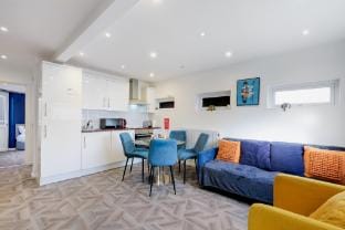 Kings House Apartment Hayes, West London Apt A Apartment in Southall