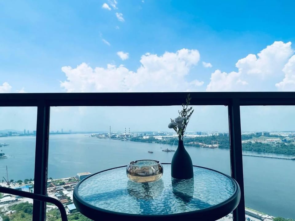 Sea View 2BR of Dual-Key R&F Princess by ANJU Apartment in Johor Bahru