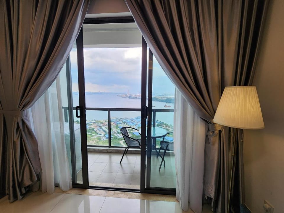 Sea View Dual-Key unit at R&F Princess by ANJU Apartment in Johor Bahru