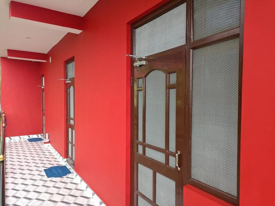 CHEERFUL 3 BEDROOM WID TERRACE , KITCHEN &PARKING Vacation rental in Punjab, India