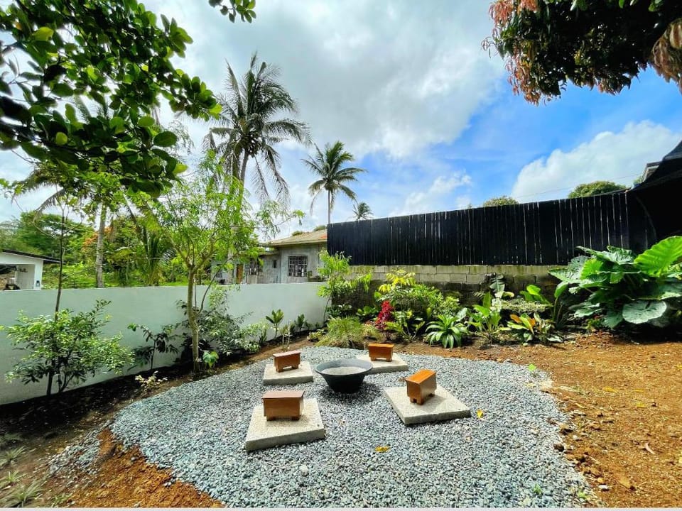 Terra Vascileia Princess Garden Patio & Mini Pool  Vacation rental in Tagaytay