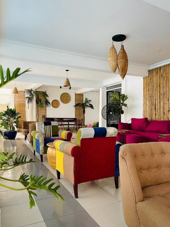 Room 102, Lovely Service Apartment with Large Swimming Pool Apartment in Ho Chi Minh City