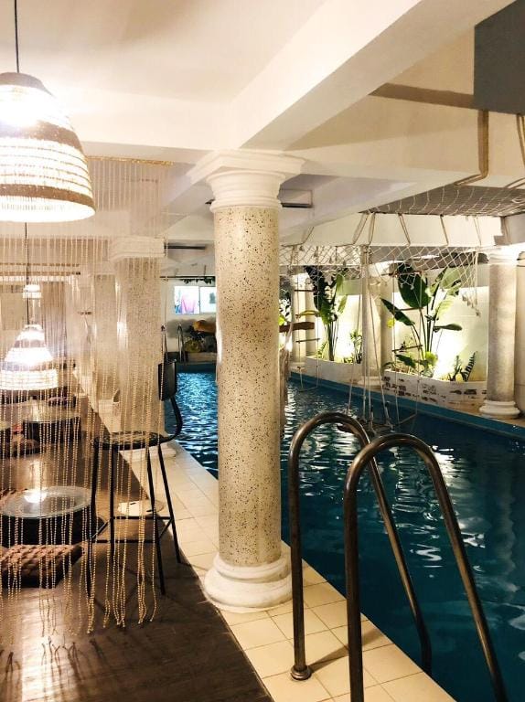 Room 102, Lovely Service Apartment with Large Swimming Pool Apartment in Ho Chi Minh City