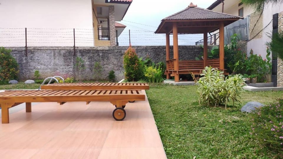 Villa modern minimalis private pool Villa in Cisarua