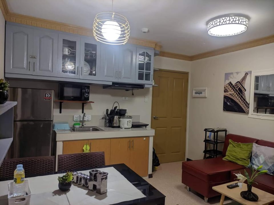 ENTIRE 2BR CONDO UNIT426@8Spatial Condominium Apartment in Davao City