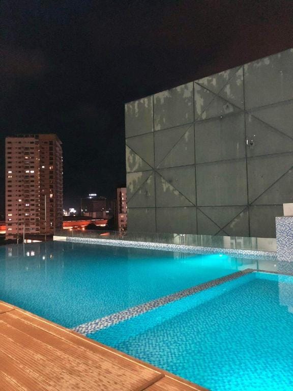 New Cozy Condo with Balcony and Sea View Apartment in Davao City