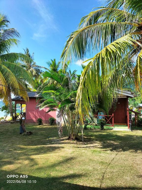 pulau tioman mentawak chalet Vacation rental in Mersing