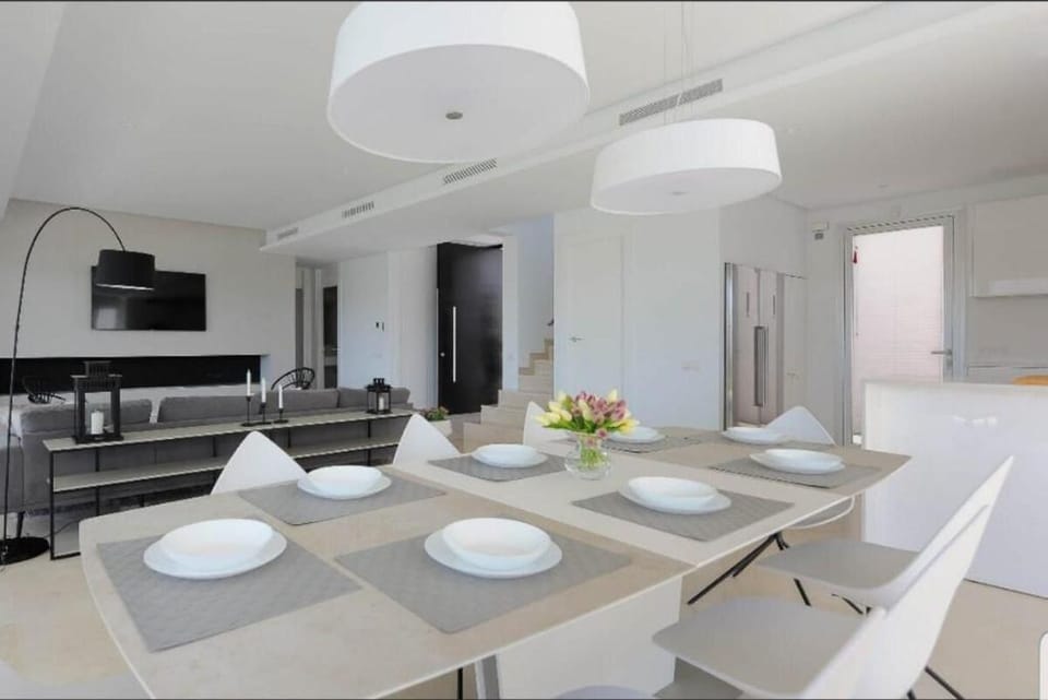 New signature Luxury Villa  private pool,see view Villa in Marbella