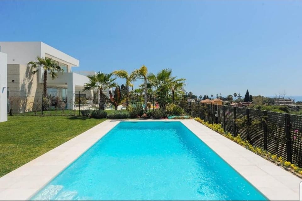 New signature Luxury Villa  private pool,see view Villa in Marbella