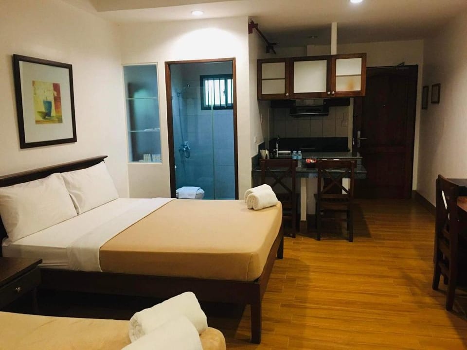 CLUB BALAI ISABEL Lakeshore Family-Recto 303  Vacation rental in Tagaytay
