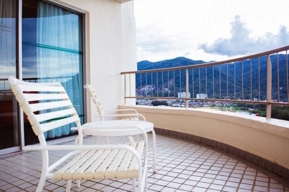 Sea View Holiday Suite 2207 by Veron Apartment in Tanjung Bungah