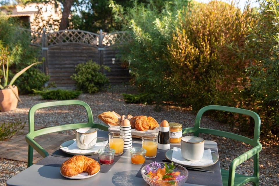 Beija Flor Bed and Breakfast in Saint-Raphael