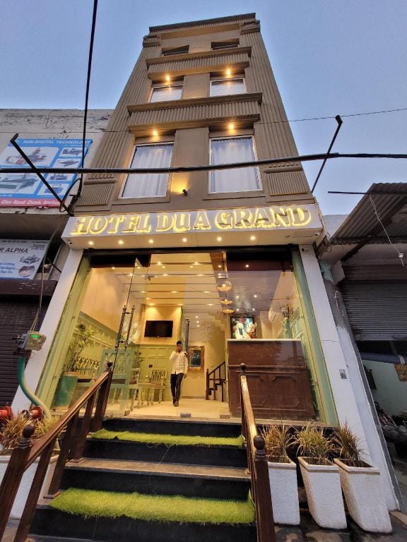 Hotel Dua Grand Hotel in Punjab, India