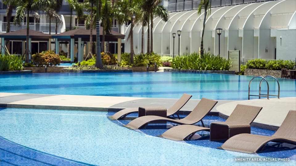 CondoDeal Mall of Asia Shell Residences Apartment in Pasay