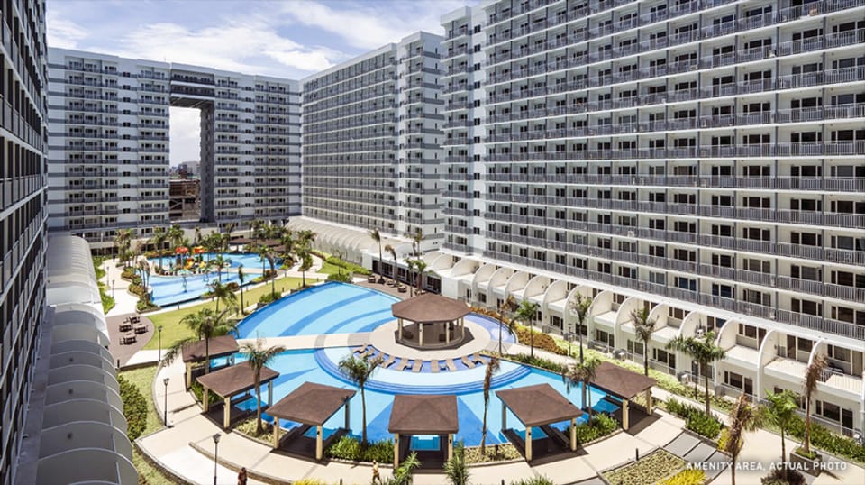 CondoDeal Mall of Asia Shell Residences Apartment in Pasay