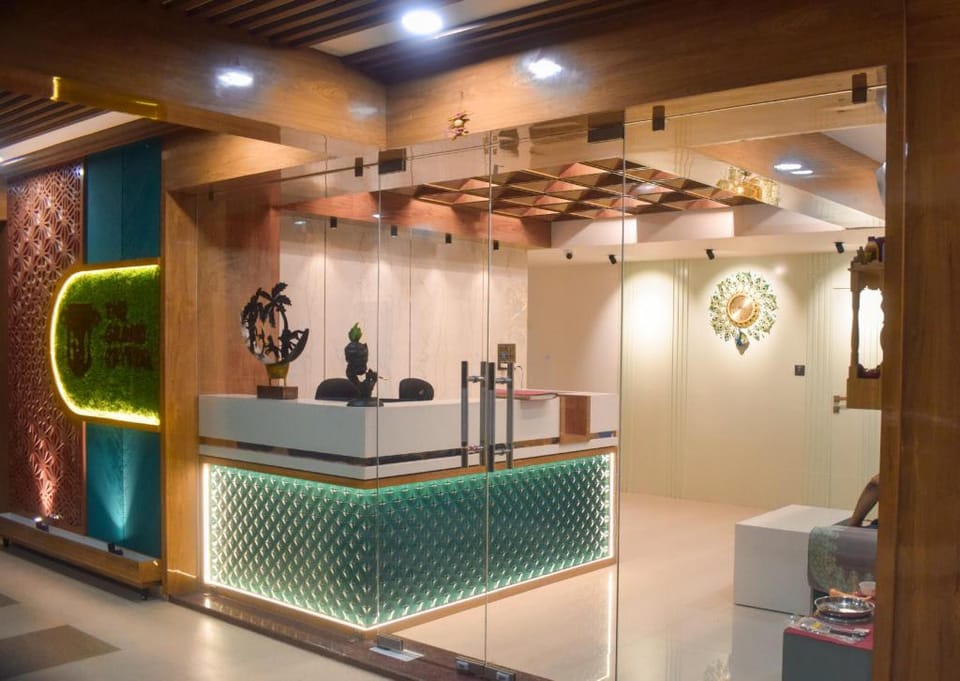 Hotel The Grand Crystal Hotel in Ahmedabad