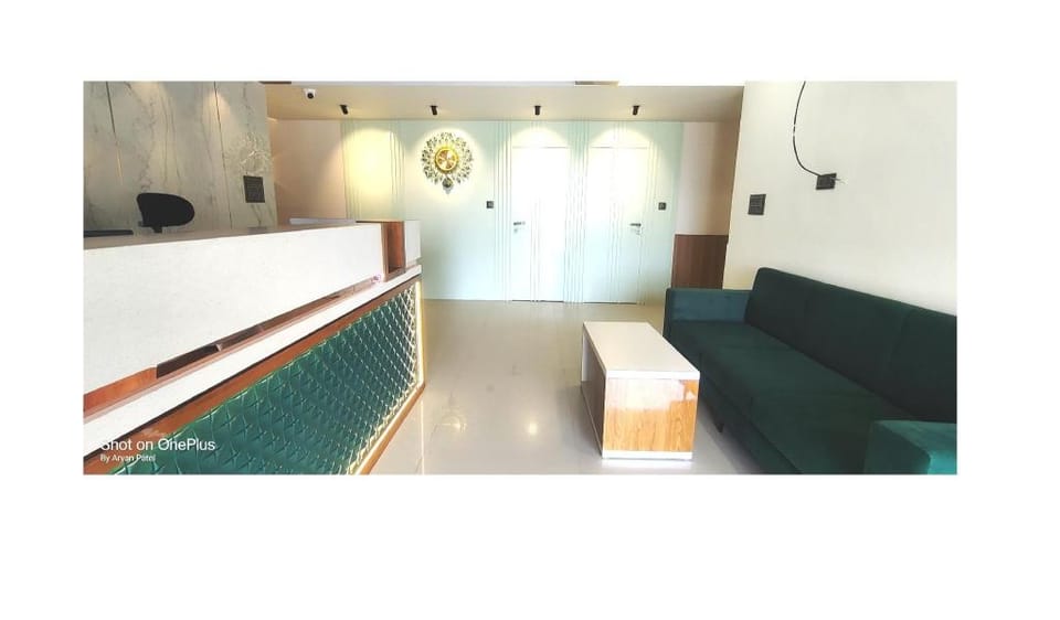 Hotel The Grand Crystal Hotel in Ahmedabad