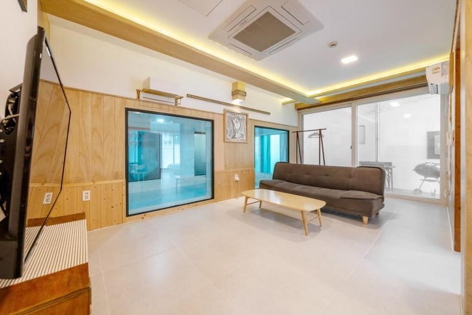 gapyeong therisome poolvilla Bed and Breakfast in Gyeonggi-do