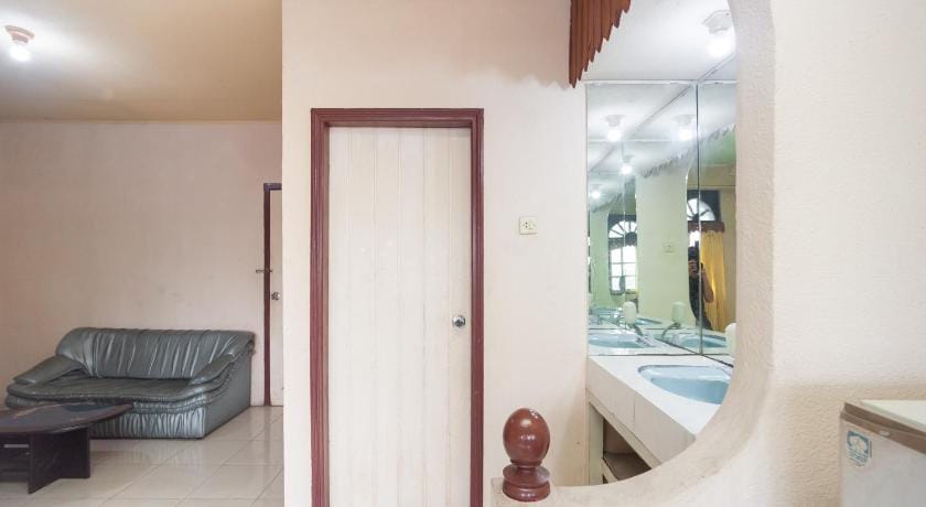 RedDoorz @ Jalan Jendral Sudirman Jambi 2 Hotel in Indonesia