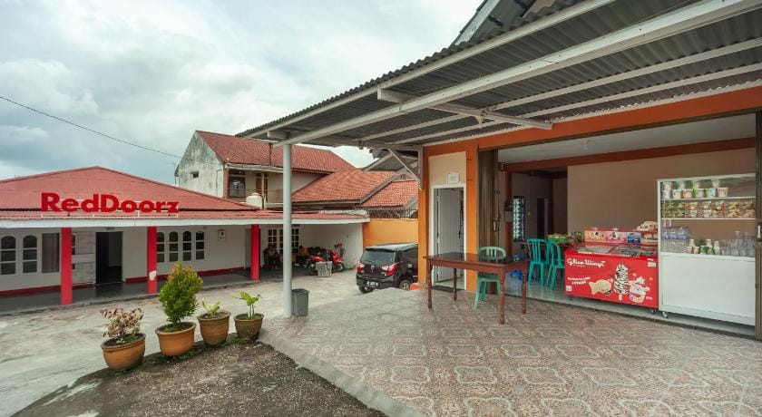 RedDoorz Syariah near Tugu Juang Jambi 3 Hotel in Indonesia
