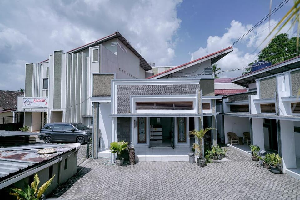 Urbanview Hotel Syariah Ratu Kuring Gisting by RedDoorz Hotel in Indonesia