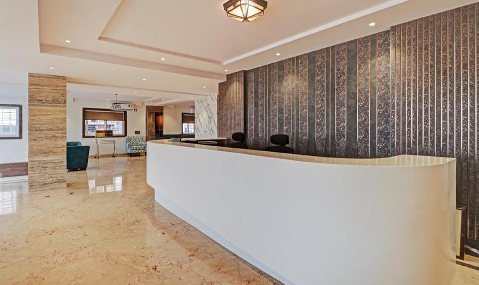 Treebo Emora Grand Hotel in Bengaluru