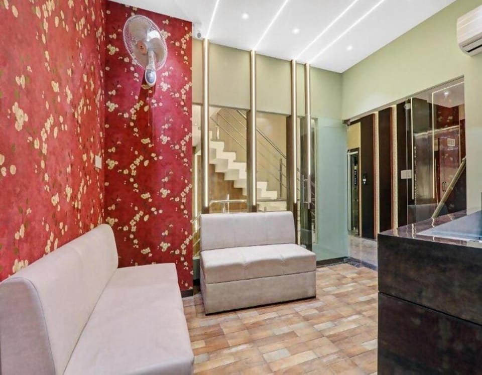 Hotel Olive Crown Hotel in Lucknow