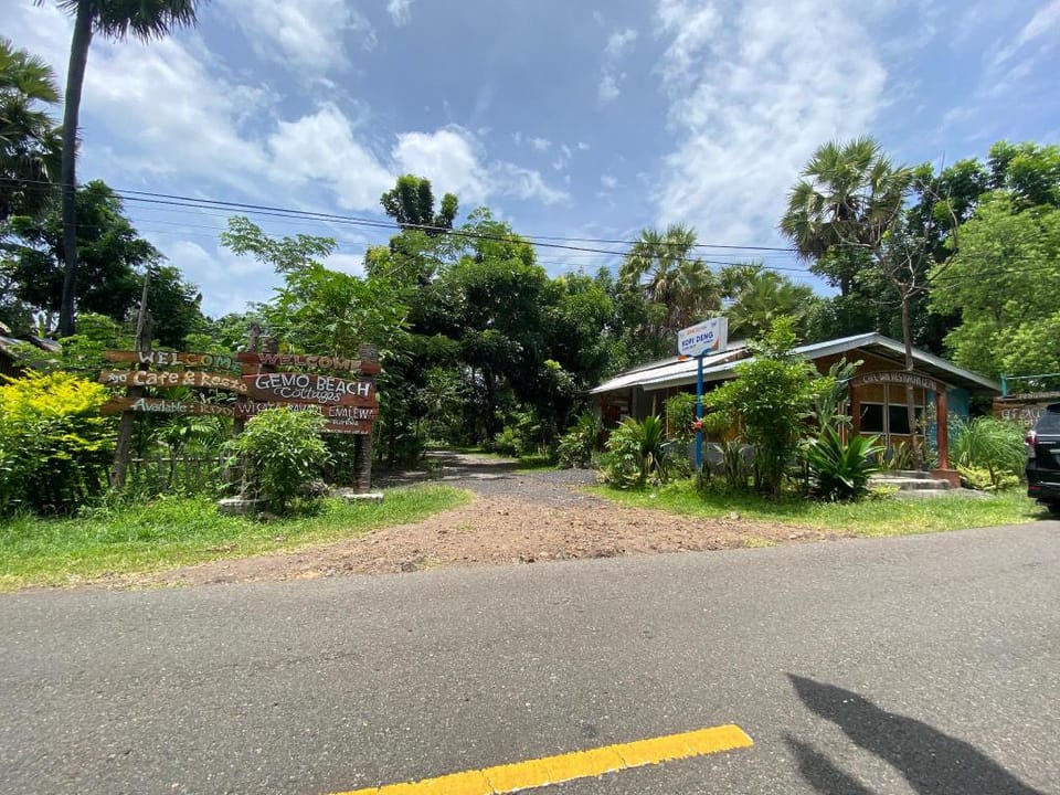 Gemo beach cottages Hotel in Indonesia
