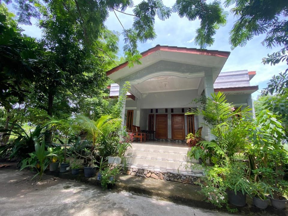 Gemo beach cottages Hotel in Indonesia