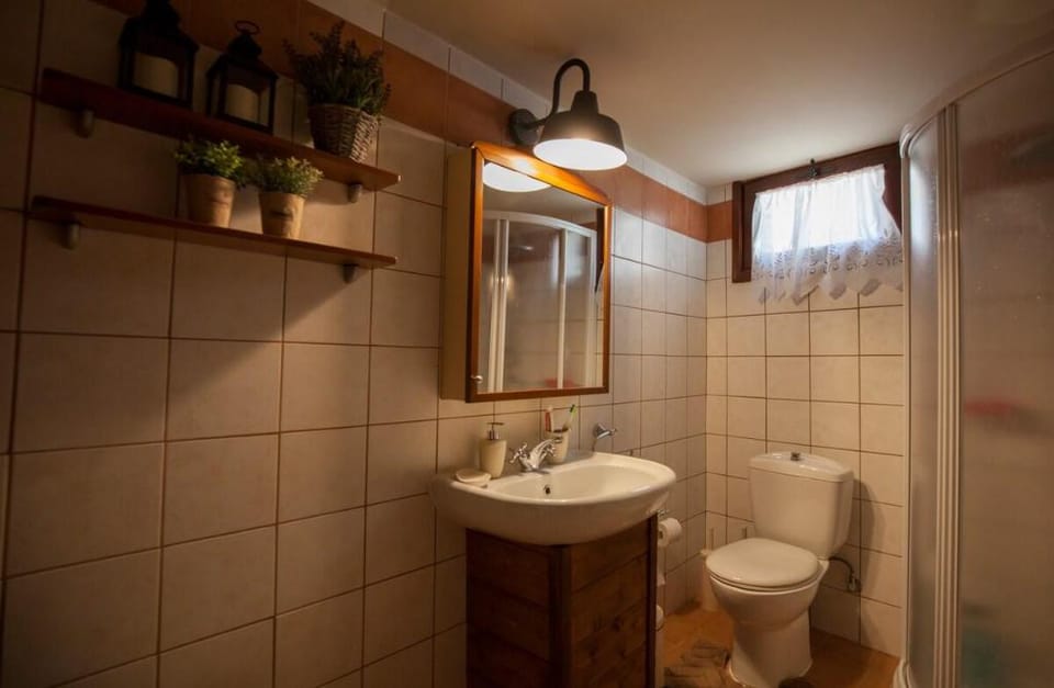Dandy On The Hill Parnassos|Dafne guesthouse|70sqm Vacation rental in Peloponnese, Western Greece and the Ionian