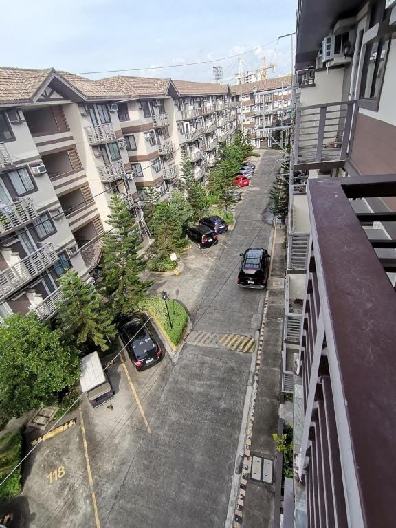 Very Affordable 1-Bedroom Flat near NAIA Apartment in Muntinlupa