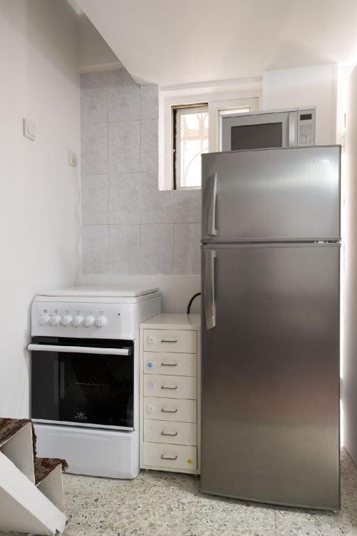 ROMSUITES - Lovely, budget Center  German colony Vacation rental in Haifa