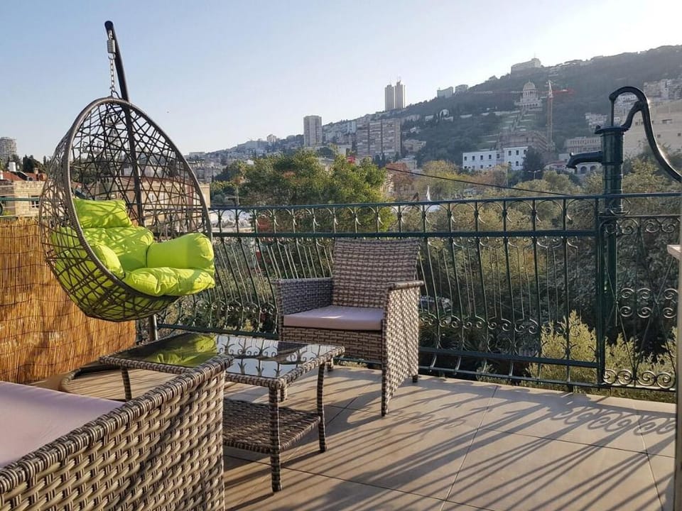 ROMSUITES - Panoramic views of the Bahá'í gardens Apartment in Haifa