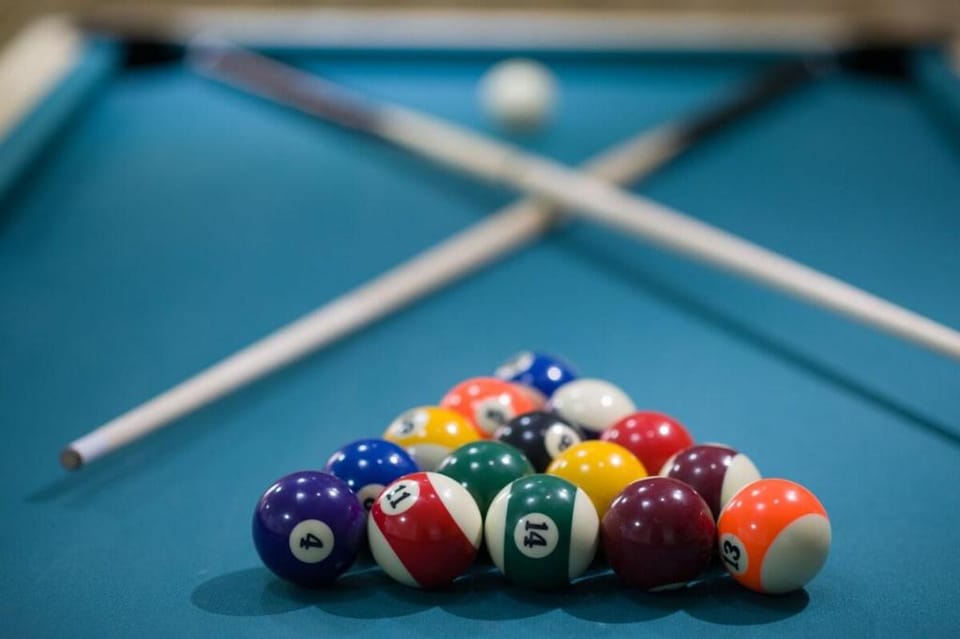 ROMSUITES - Jacuzzi & pool table Haifa center Vacation rental in Haifa