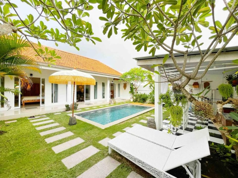 Two Bedroom Villa Kuncara with Private Pool Canggu Villa in North Kuta
