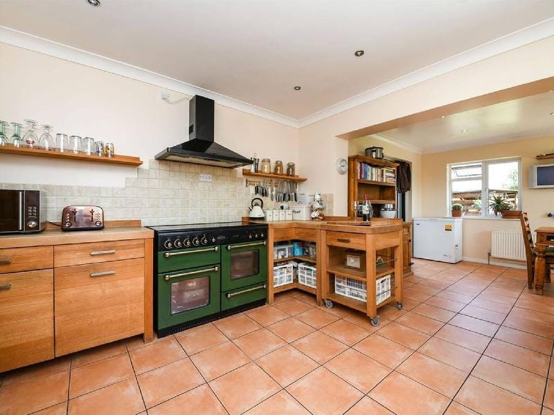 Spacious 3bed Property With Parking Large Garden Vacation rental in England