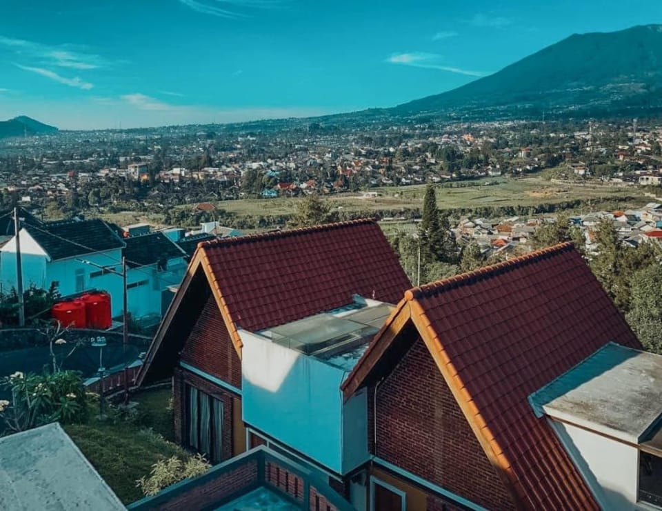 Villa Alam Kiwari Hotel in West Java
