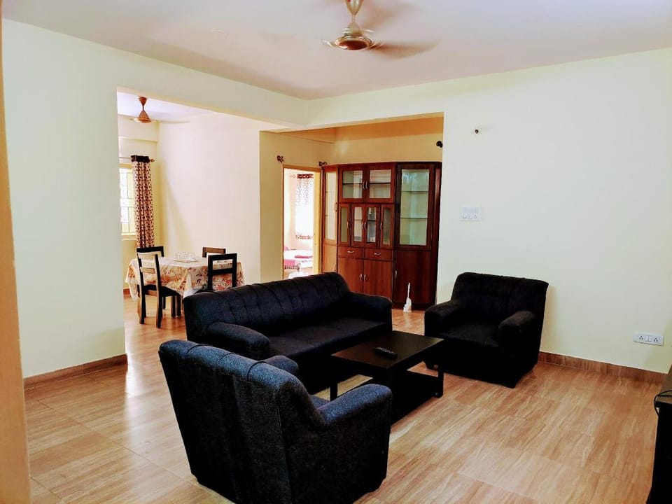 Sapphire Bangalore Near Royal Menakshi Mall Apartment in Bengaluru
