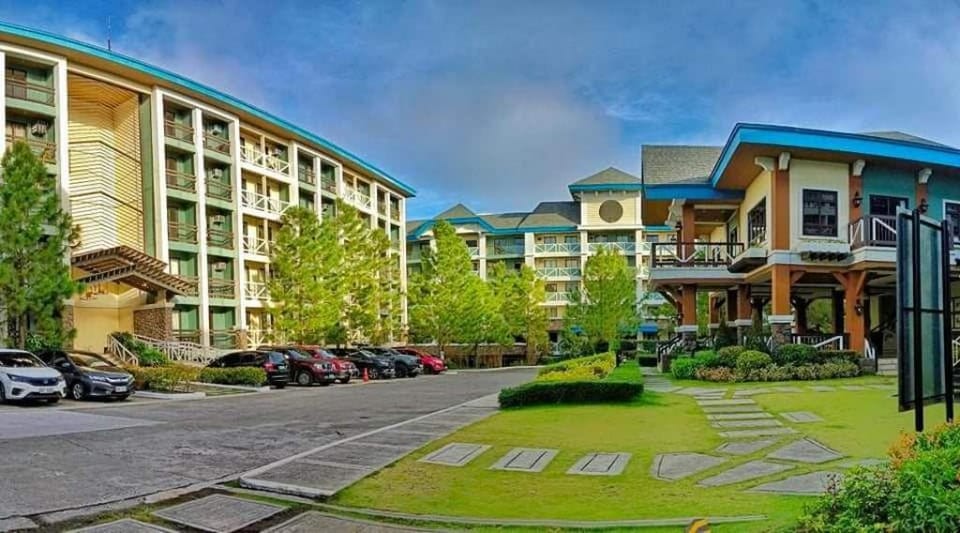 Pine Suites Tagaytay Top Floor Full View 2BR NTFLX Apartment in Tagaytay