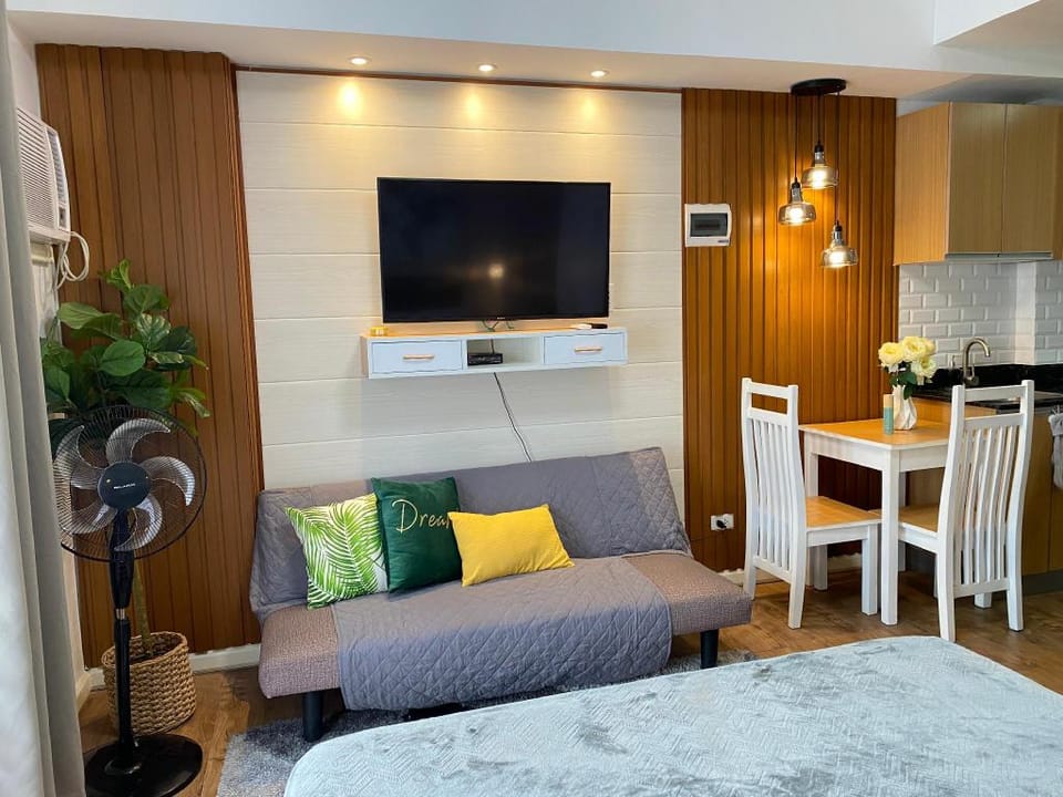 AMANI 729 | Near Mactan Airport w/ 100 Mbps WIFI Apartment in Lapu-Lapu City
