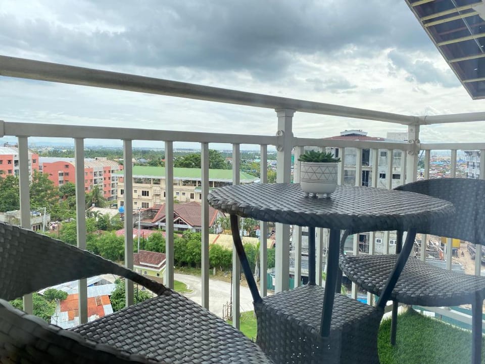 AMANI 729 | Near Mactan Airport w/ 100 Mbps WIFI Apartment in Lapu-Lapu City