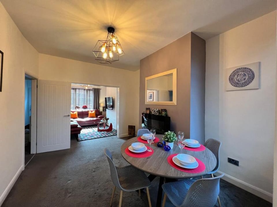 Johnson House - Contractors or Family Holidays Vacation rental in Cleethorpes