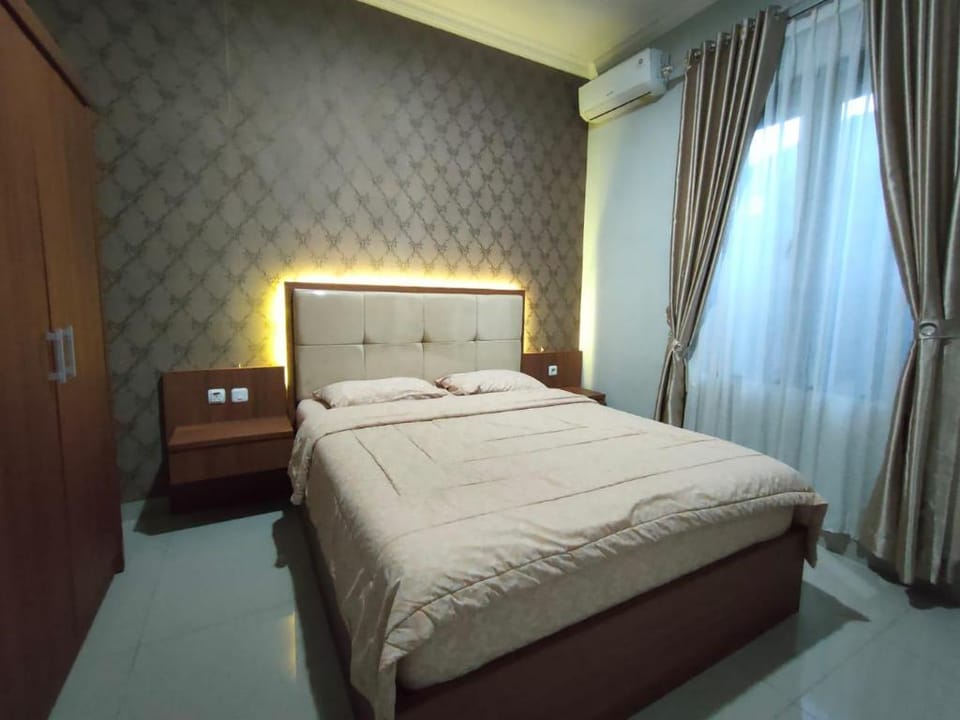 Villa modern bersih asri private pool Villa in Cisarua