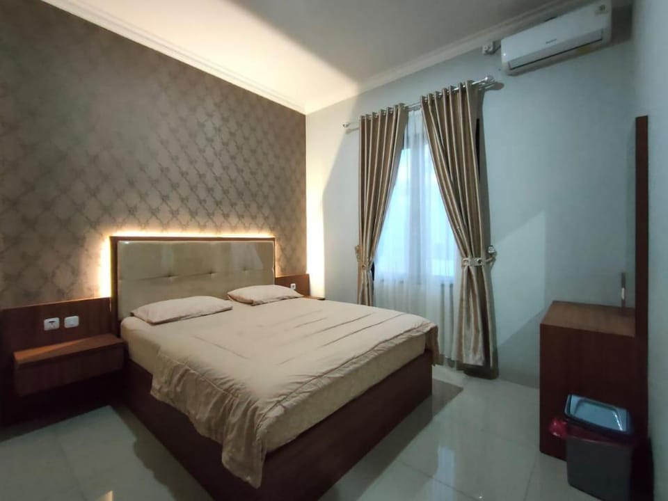 Villa modern bersih asri private pool Villa in Cisarua