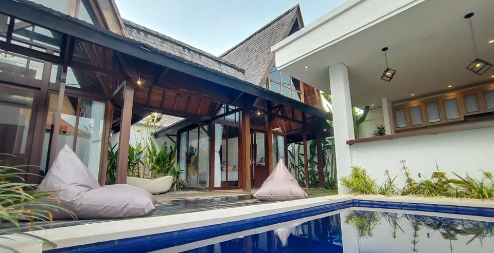 Beach 10 mins - Mimi D. Finns Canggu Private Pool Villa in North Kuta