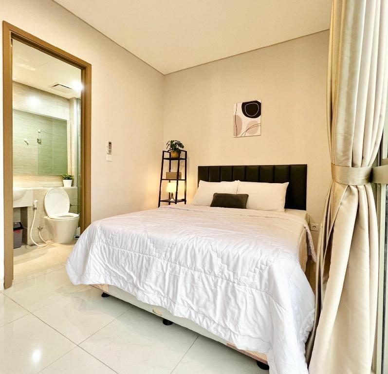 Cozy 3BR Suite at Taman Anggrek Vacation rental in Jakarta