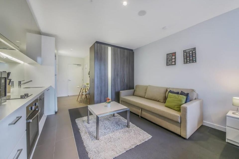A Stylish & Comfy Studio Next to Southern Cross Vacation rental in Melbourne