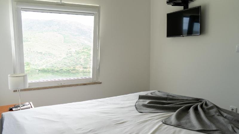 DOURO RIVER VIEW FAMILY RETREAT 3BD APARTMENT Apartment in Portugal