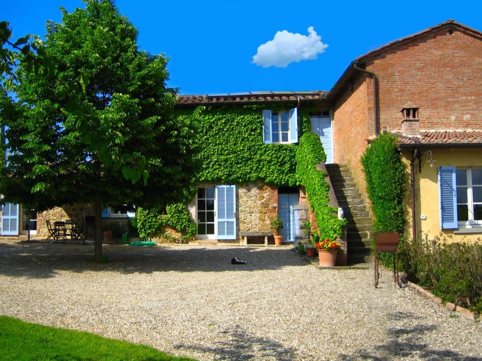 Fattoria Santa Vittoria Istrice Apartment Apartment in Tuscany